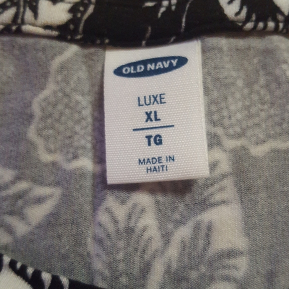 Old Navy Luxe Black and White Floral Top, X-Large - Picture 3 of 5